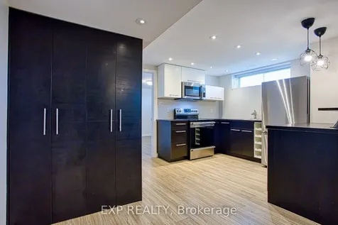 2387 Cyprus Avenue Burlington ON L7P 1G5