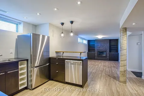 2387 Cyprus Avenue Burlington ON L7P 1G5