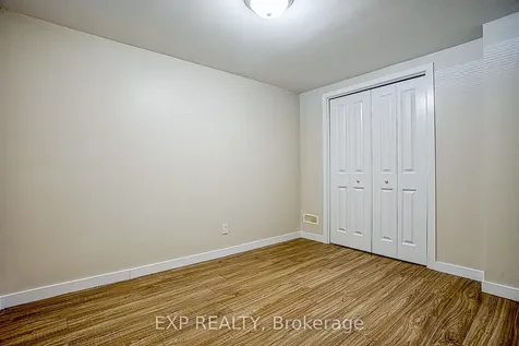 2387 Cyprus Avenue Burlington ON L7P 1G5