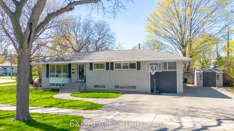2387 Cyprus Avenue Burlington ON L7P 1G5