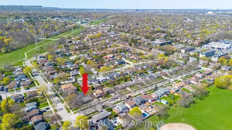 2387 Cyprus Avenue Burlington ON L7P 1G5