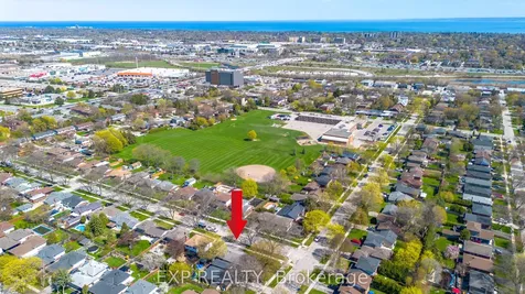2387 Cyprus Avenue Burlington ON L7P 1G5
