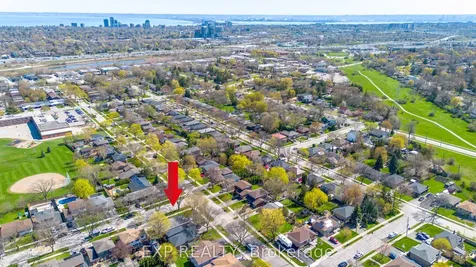 2387 Cyprus Avenue Burlington ON L7P 1G5