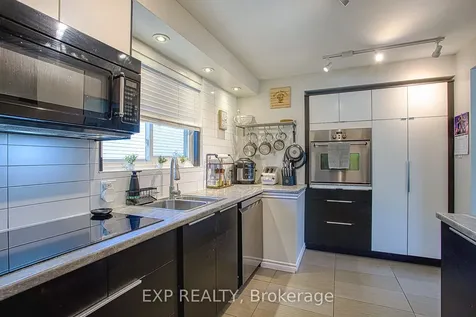2387 Cyprus Avenue Burlington ON L7P 1G5