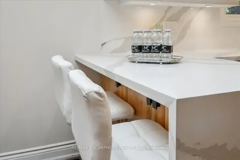 346 Kingsway Place Milton ON L9T 4C8