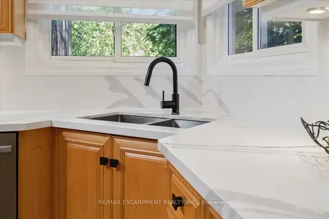 346 Kingsway Place Milton ON L9T 4C8