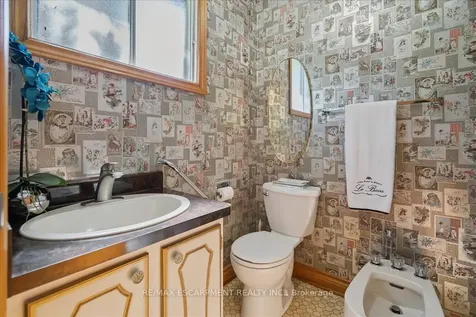 346 Kingsway Place Milton ON L9T 4C8