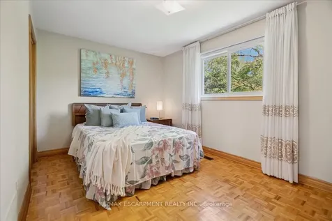 346 Kingsway Place Milton ON L9T 4C8