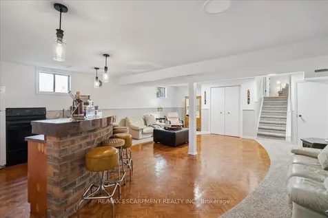346 Kingsway Place Milton ON L9T 4C8