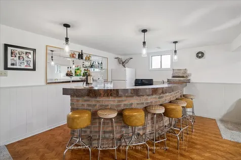 346 Kingsway Place Milton ON L9T 4C8