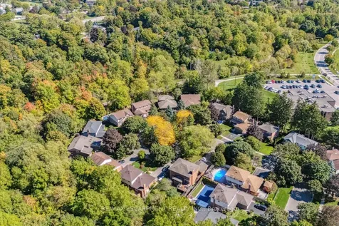 346 Kingsway Place Milton ON L9T 4C8