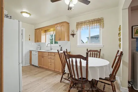 917 Maple Avenue Milton ON L9T 3X6