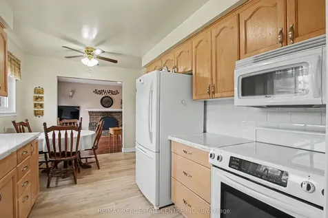 917 Maple Avenue Milton ON L9T 3X6