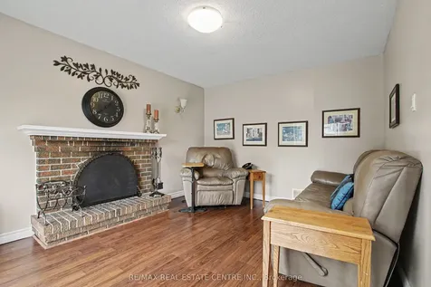 917 Maple Avenue Milton ON L9T 3X6