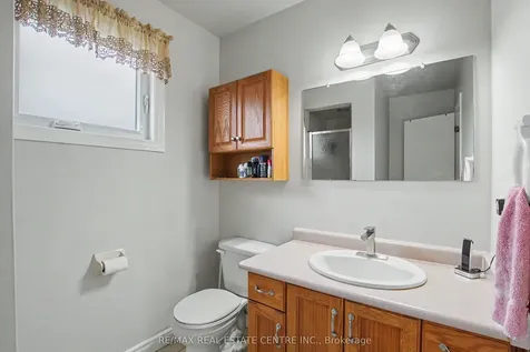 917 Maple Avenue Milton ON L9T 3X6
