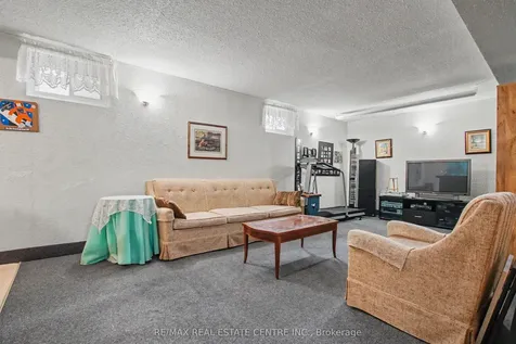 917 Maple Avenue Milton ON L9T 3X6