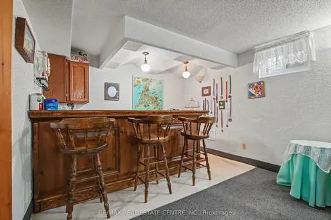917 Maple Avenue Milton ON L9T 3X6