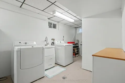 917 Maple Avenue Milton ON L9T 3X6
