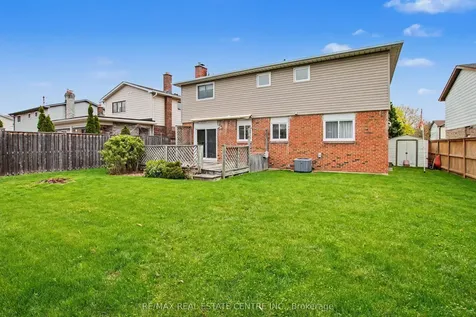 917 Maple Avenue Milton ON L9T 3X6