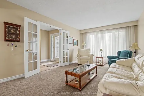 917 Maple Avenue Milton ON L9T 3X6
