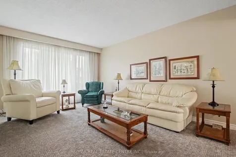 917 Maple Avenue Milton ON L9T 3X6