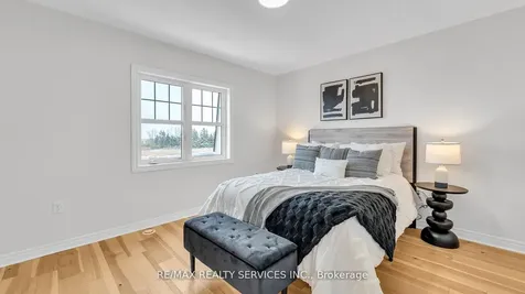 16 Soldier Street Brampton ON L7A 4B6