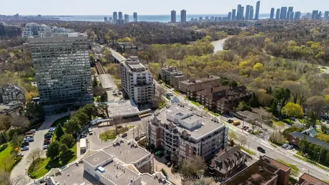 10 Old Mill Trail Toronto ON M8X 2Y9