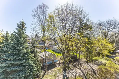 105 George Appleton Way Toronto ON M3M 0A2