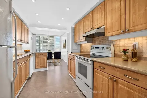 2170 Marine Drive Oakville ON L6L 5V1