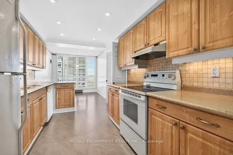 2170 Marine Drive Oakville ON L6L 5V1