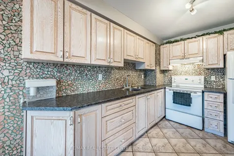 7 Morley Crescent Brampton ON L6S 3K8