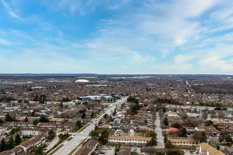 7 Morley Crescent Brampton ON L6S 3K8