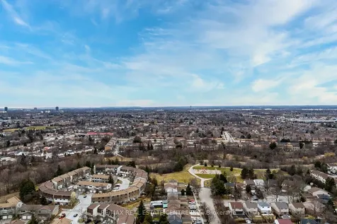 7 Morley Crescent Brampton ON L6S 3K8