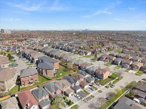 35 Trammell Lane Brampton ON L6Y 4J3