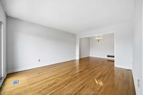 30 John Lindsay Court Toronto ON M3L 2K1