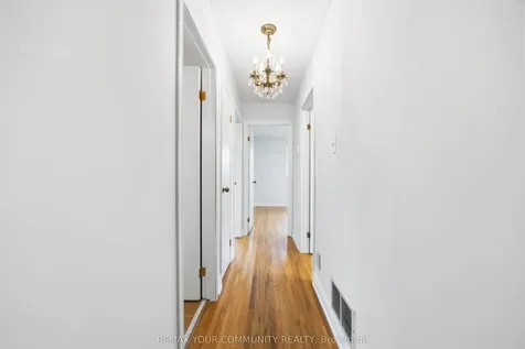 30 John Lindsay Court Toronto ON M3L 2K1