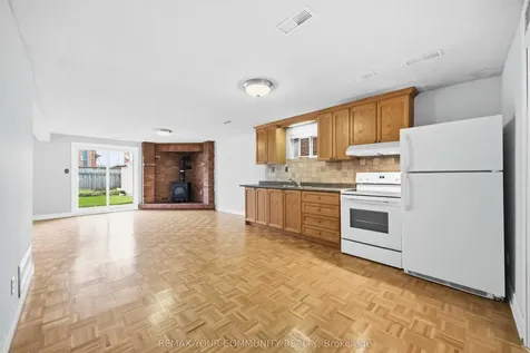 30 John Lindsay Court Toronto ON M3L 2K1