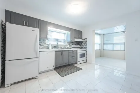 63 Haverson Boulevard Toronto ON M6M 3J8