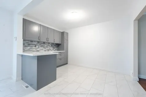 63 Haverson Boulevard Toronto ON M6M 3J8