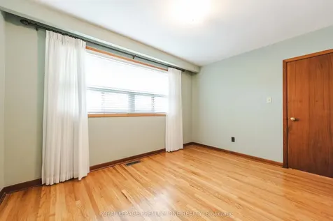 63 Haverson Boulevard Toronto ON M6M 3J8