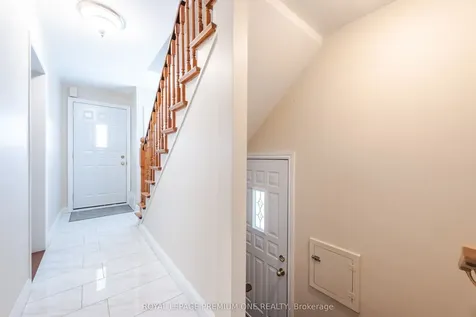 63 Haverson Boulevard Toronto ON M6M 3J8