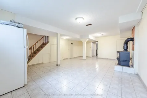 63 Haverson Boulevard Toronto ON M6M 3J8