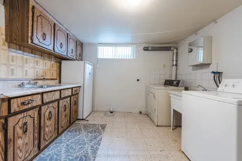 63 Haverson Boulevard Toronto ON M6M 3J8