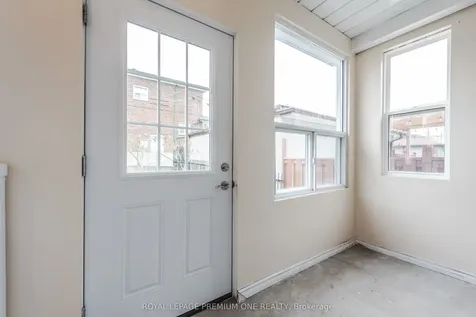 63 Haverson Boulevard Toronto ON M6M 3J8