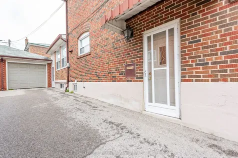 63 Haverson Boulevard Toronto ON M6M 3J8