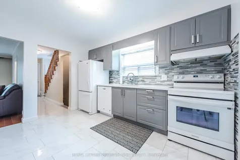 63 Haverson Boulevard Toronto ON M6M 3J8