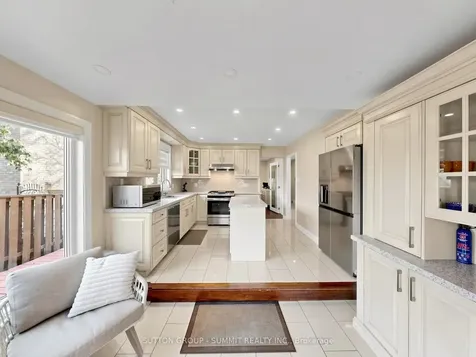 3485 Cawthra Road Mississauga ON L5A 2X9