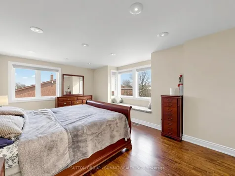 3485 Cawthra Road Mississauga ON L5A 2X9
