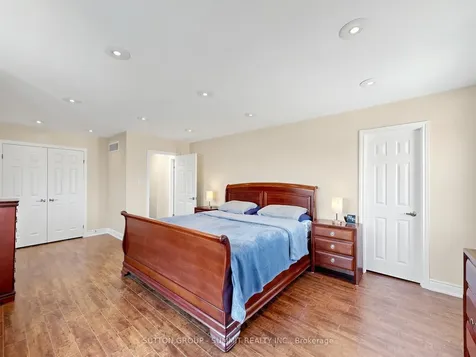 3485 Cawthra Road Mississauga ON L5A 2X9