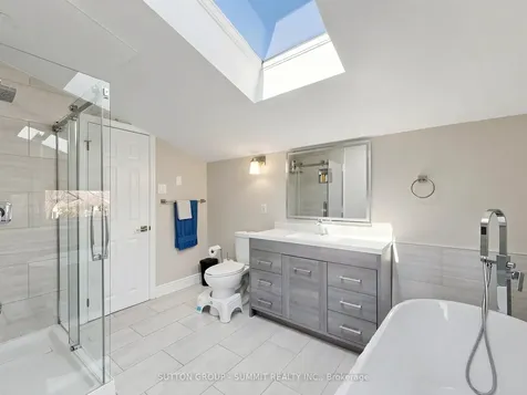 3485 Cawthra Road Mississauga ON L5A 2X9